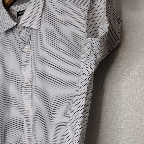 Michael Kors Men's Micro Polkadot Classic Fit Short Sleeve Button Down Shirt - Picture 8 of 13